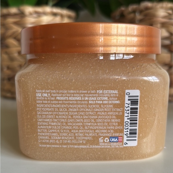 Cinnamon Dolce Shea Sugar Scrub Tree Hut - Picture 3 of 4
